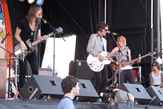 The Blue Van at Village Voice's 2009 Siren Festival