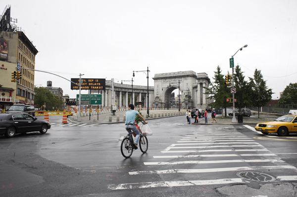 View of the Manhattan Bridge in Chinatown, NYC