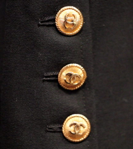 ChanelJacketButtons_ADD_20130413_TT