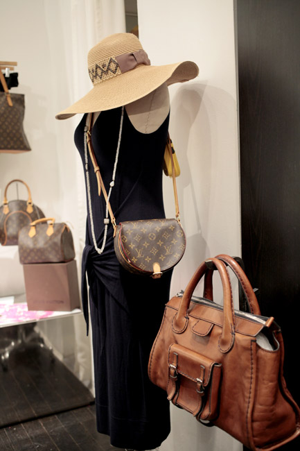 LouisVuittonPurse_ADD_20130413_TT