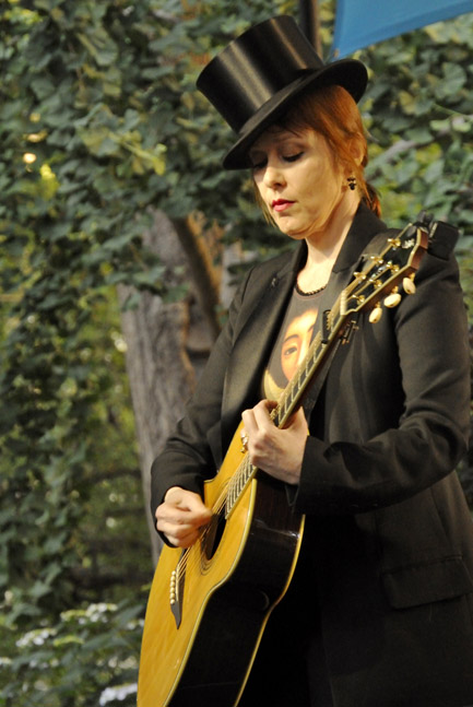 Suzanne Vega at the 2013 Mad. Sq. Music: Oval Lawn Series