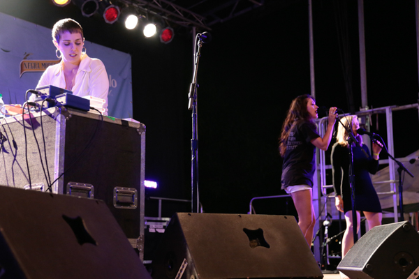 August 6, 2015: Yuck and U.S. Girls perform at the final Hudson RiverRocks show of the summer at Pier 84 in New York City. Mandatory Credit: Tear-n Tan 2015 © Tan.  All Rights Reserved.